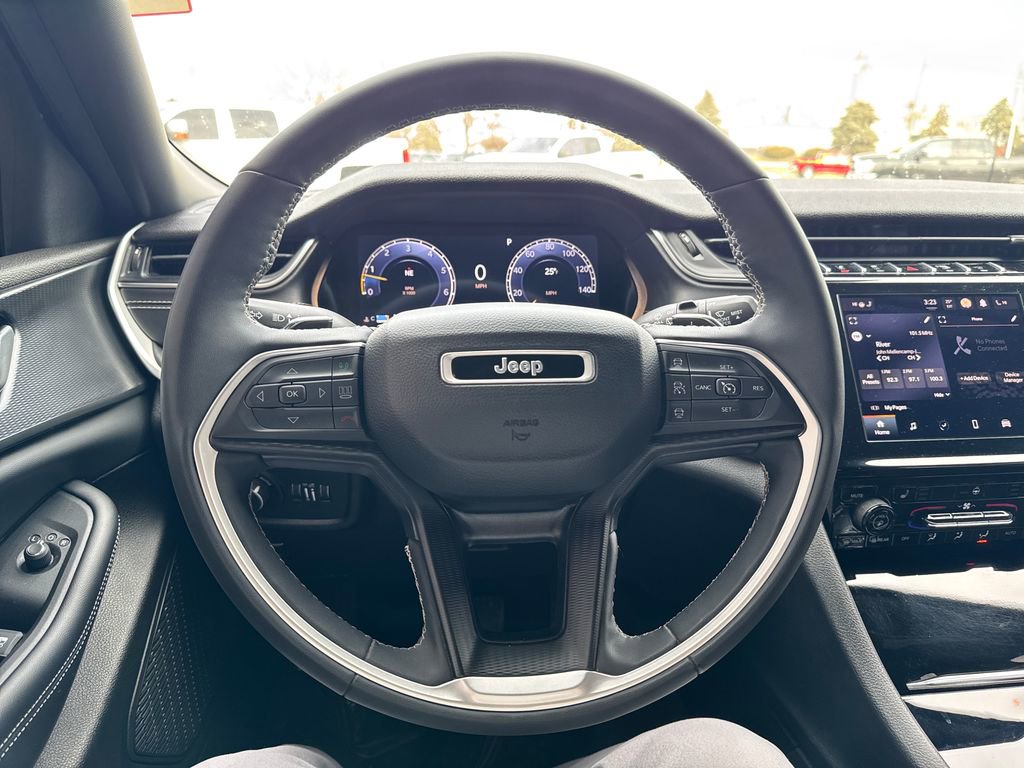 Certified 2024 Jeep Grand Cherokee L Laredo image 17