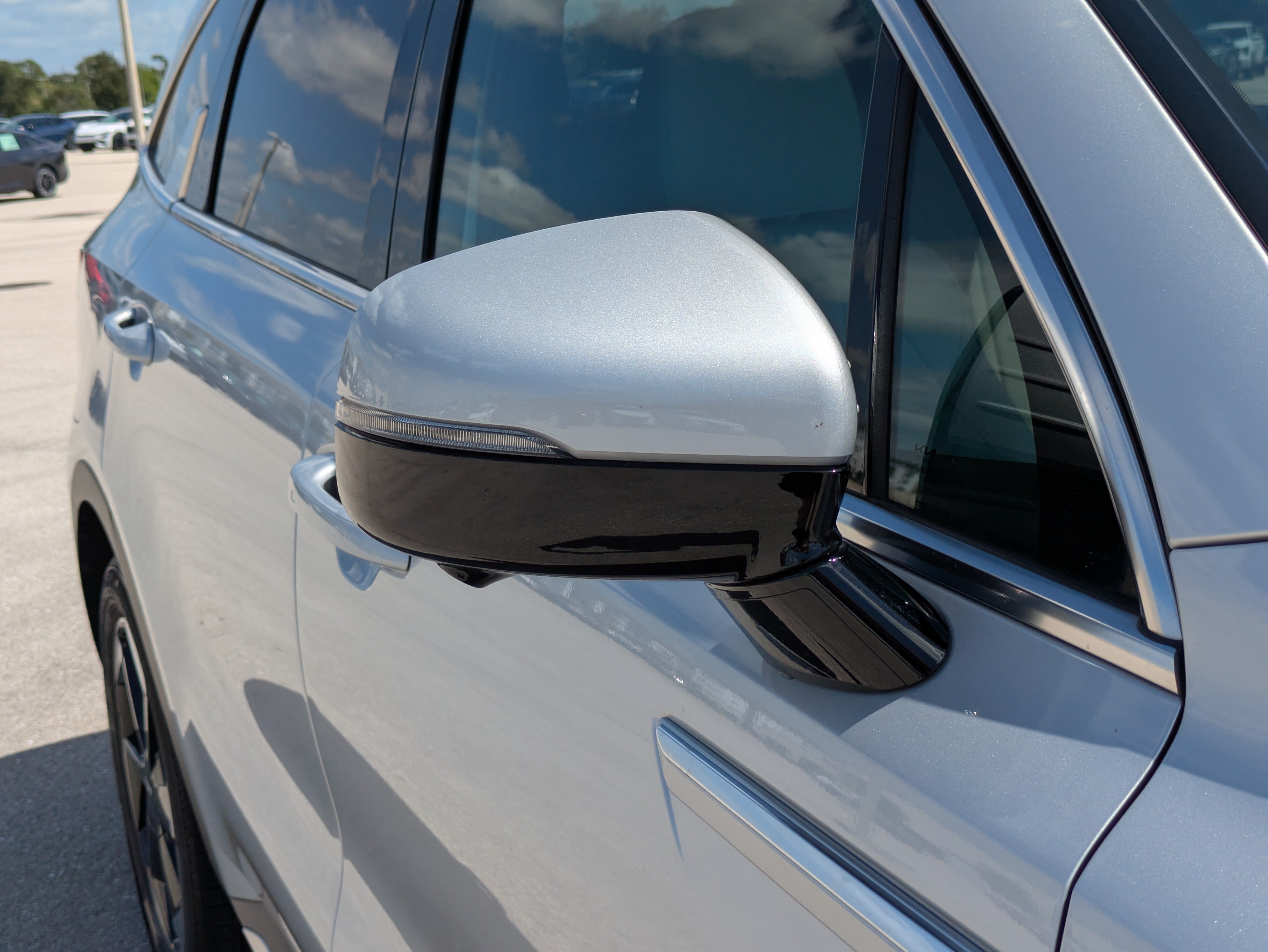 Certified 2025 Kia Sorento SX Prestige AWD/4WD image 12