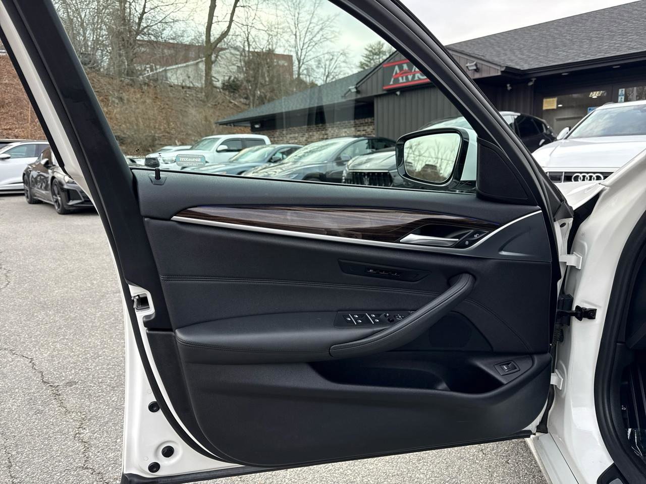 Used 2019 BMW 530i xDrive w/ Convenience Package image 19