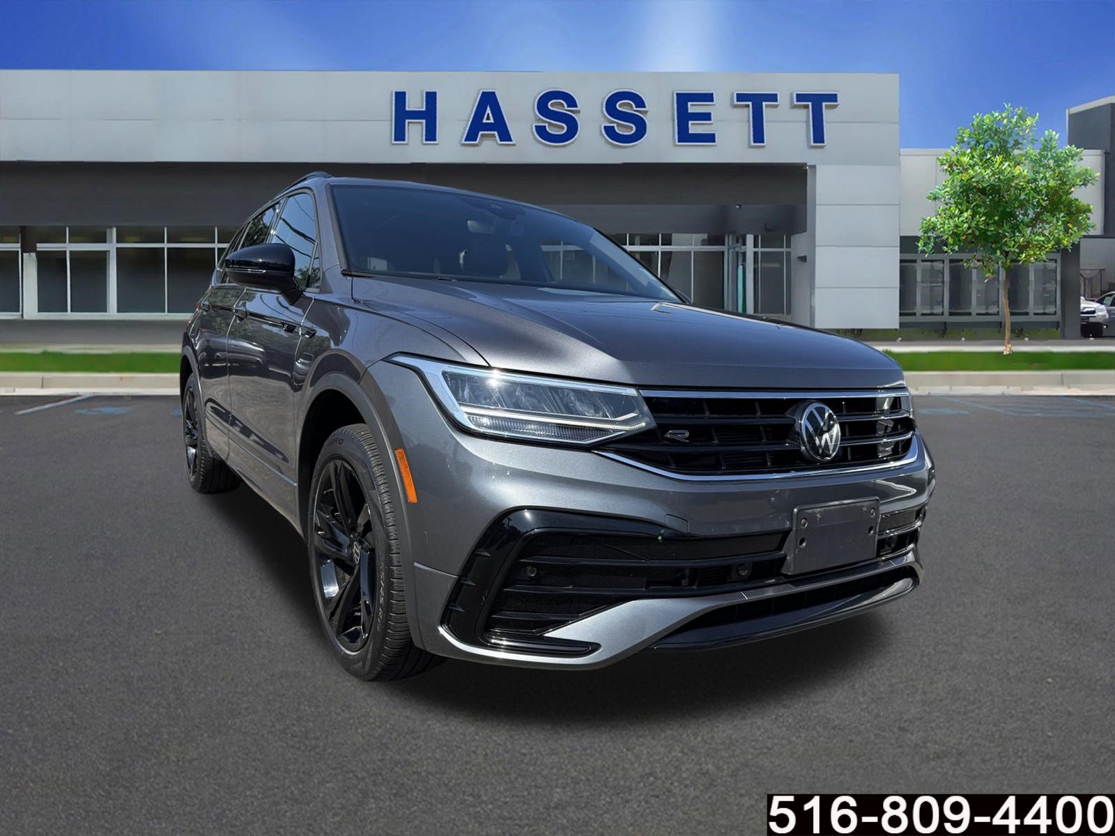 Used 2024 Volkswagen Tiguan SE R-Line AWD/4WD image 1