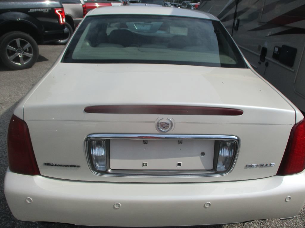 Used 2002 Cadillac De Ville w/ Comfort/Convenience Pkg FWD image 6