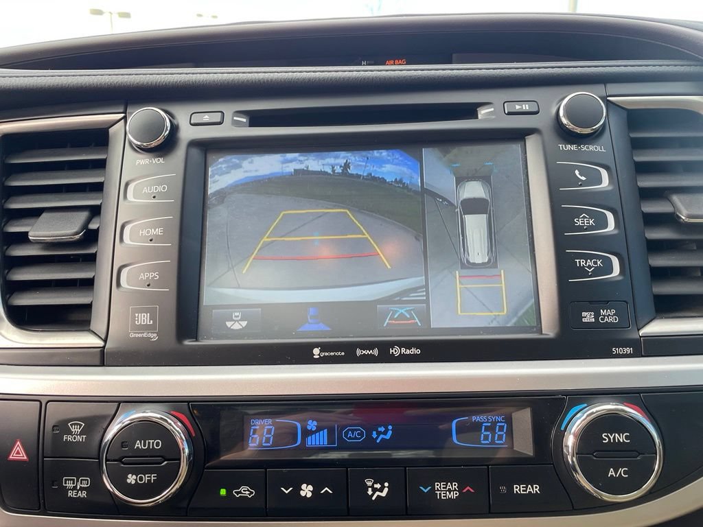 Used 2018 Toyota Highlander Limited Platinum AWD/4WD image 25