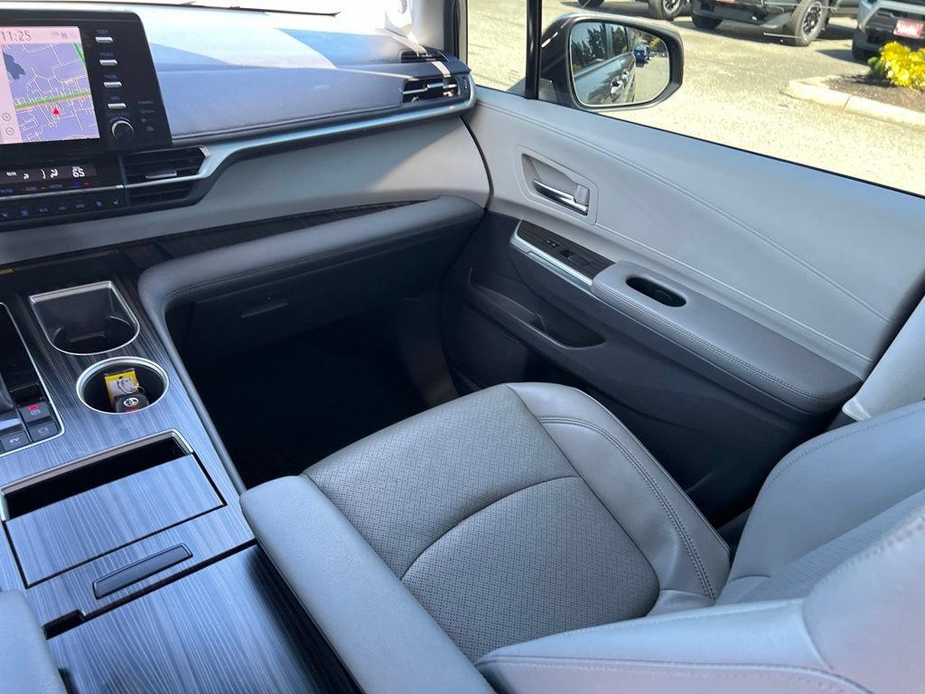Certified 2022 Toyota Sienna Limited AWD/4WD image 21