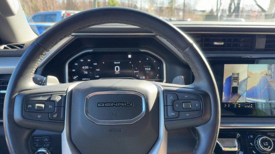 Used 2023 GMC Sierra 1500 Denali w/ Technology Package AWD/4WD image 17
