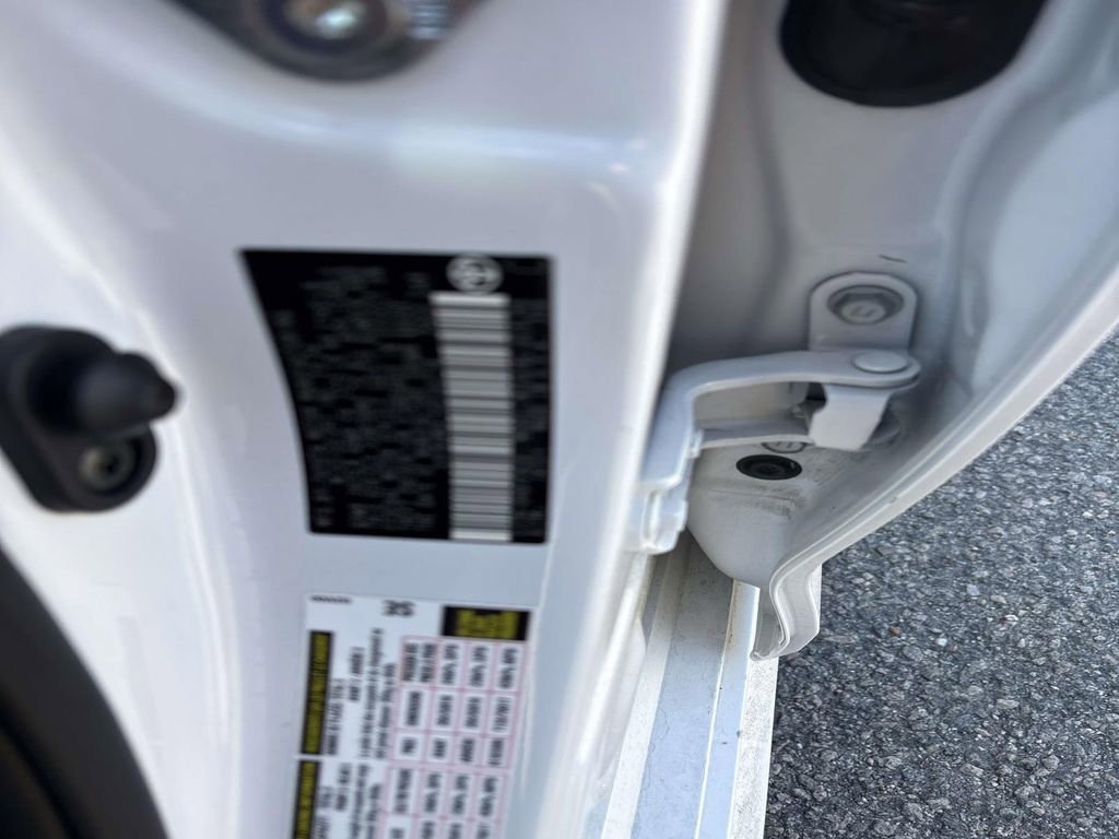 Used 2025 Toyota Corolla LE FWD image 11