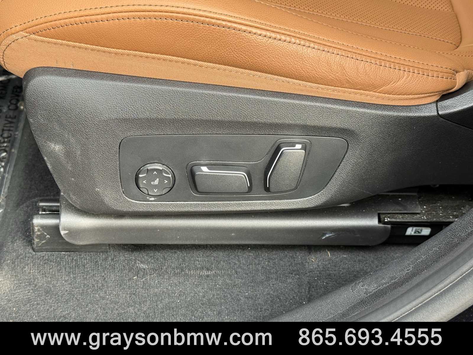 Used 2025 BMW X4 M40i w/ Premium Package image 11