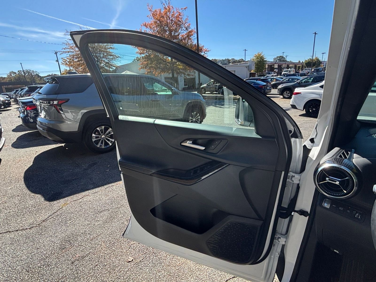 Used 2025 Chevrolet Equinox LT image 20