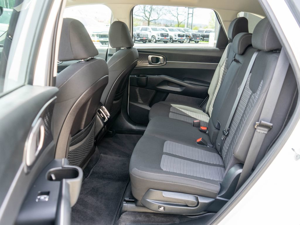 Used 2021 Kia Sorento LX FWD image 13