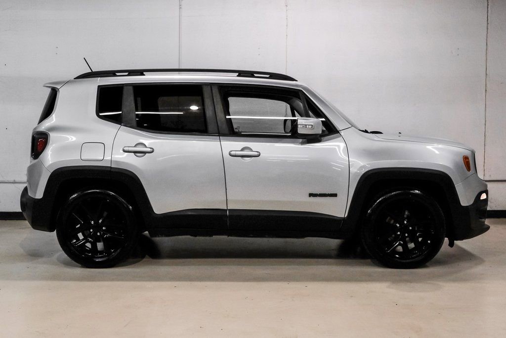 Used 2017 Jeep Renegade Altitude image 9