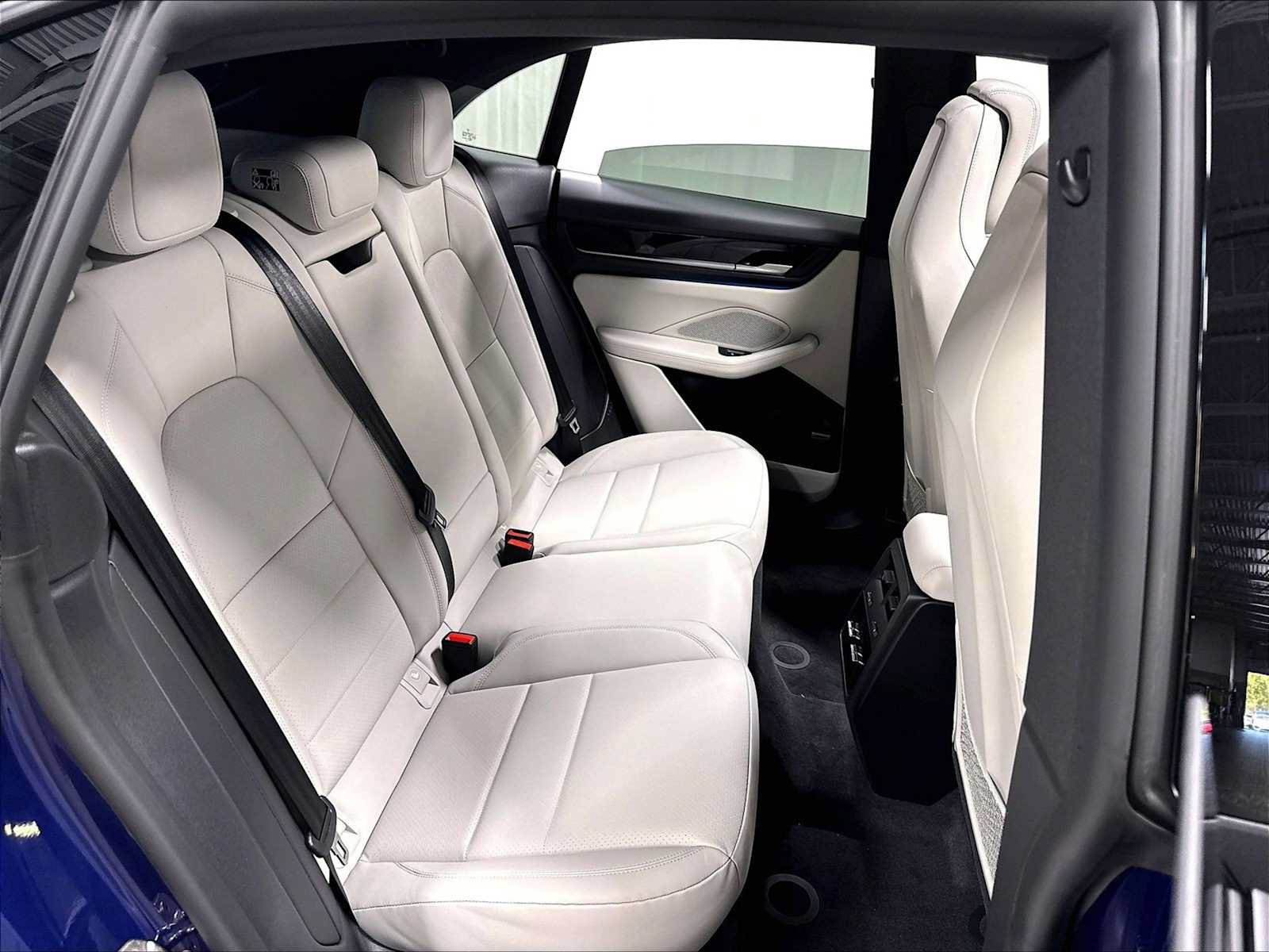 New 2026 Porsche Macan 4 Electric AWD/4WD image 30