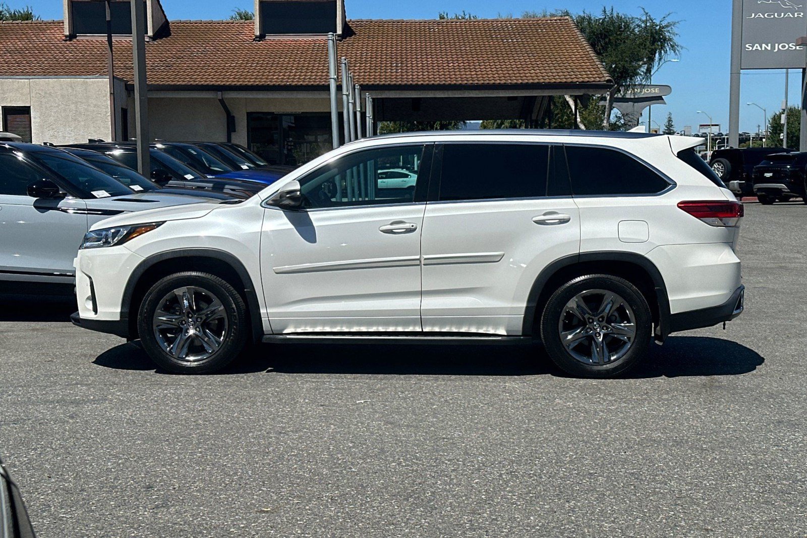 Used 2019 Toyota Highlander Limited Platinum AWD/4WD image 2