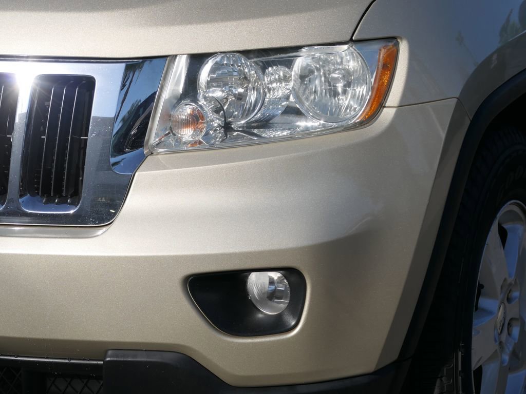 Used 2011 Jeep Grand Cherokee Laredo image 10