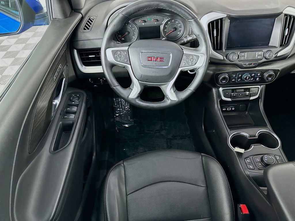 Used 2024 GMC Terrain SLT image 30