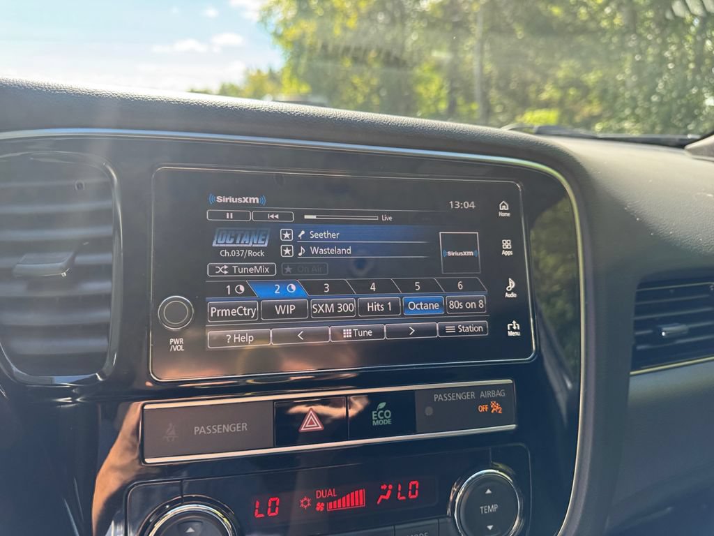 Used 2019 Mitsubishi Outlander AWD image 19