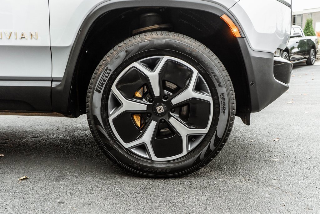 Used 2023 Rivian R1T Adventure image 5