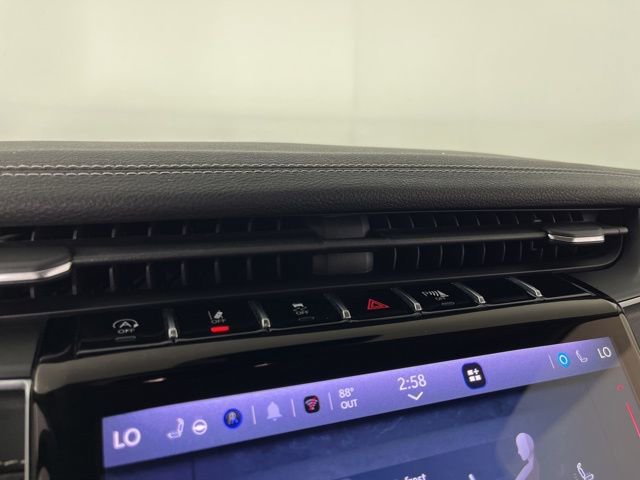 Used 2023 Jeep Grand Cherokee Limited image 27