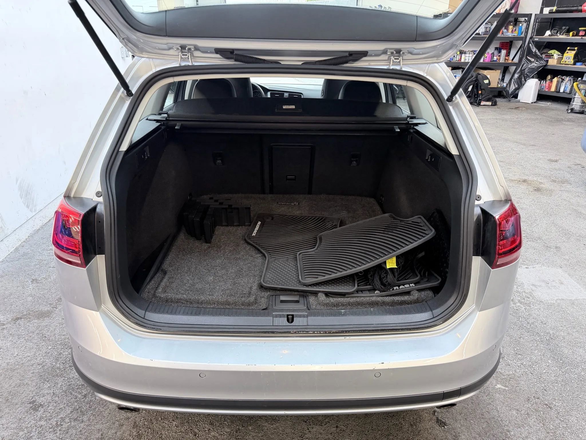 Used 2017 Volkswagen Golf Alltrack SE image 22