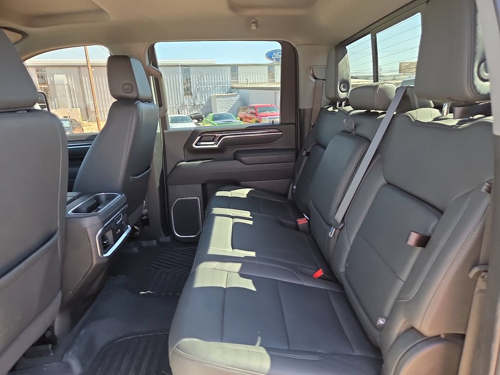 Used 2025 Chevrolet Silverado 2500 LTZ w/ LTZ Convenience Package AWD/4WD image 17
