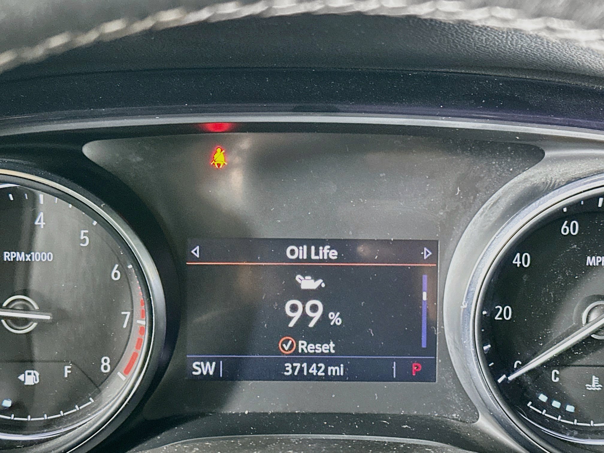 Used 2020 Buick Encore GX Select w/ Sport Touring Package FWD image 19