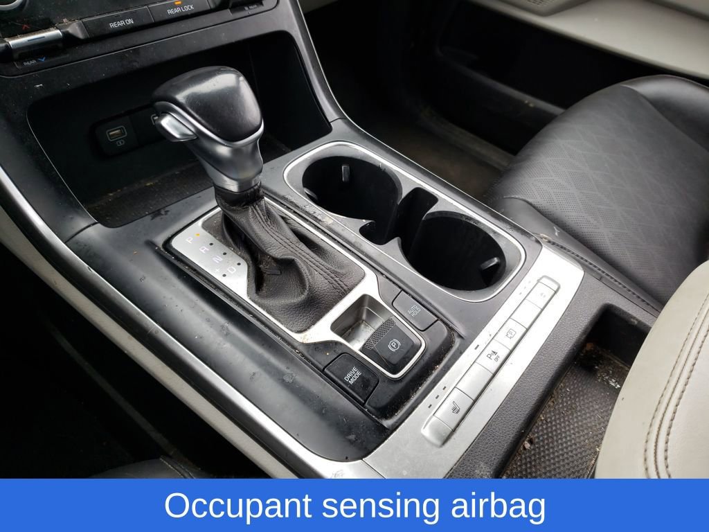 Used 2022 Kia Carnival LX image 24