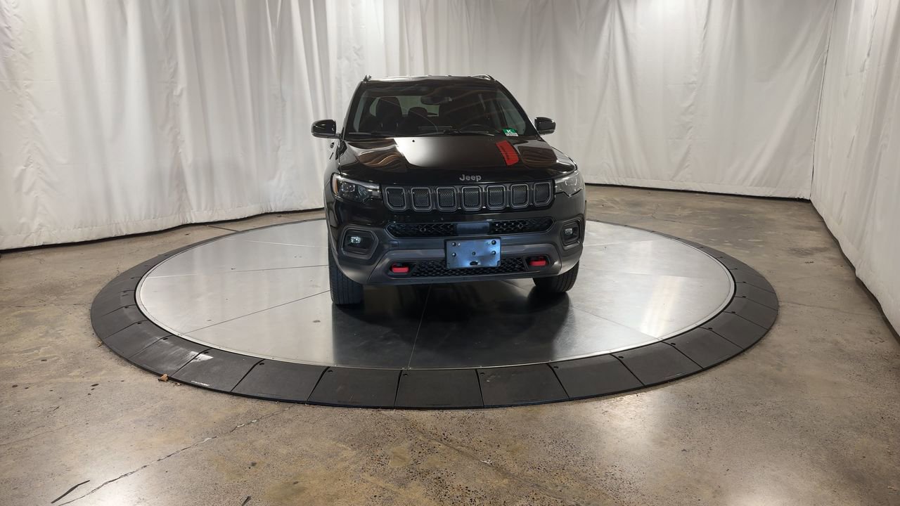 Used 2022 Jeep Compass Trailhawk w/ Trailhawk Elite Group image 3