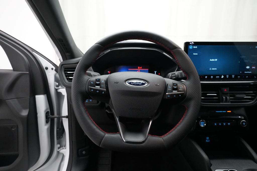 Used 2023 Ford Escape ST-Line w/ Tech Pack #1 AWD/4WD image 4