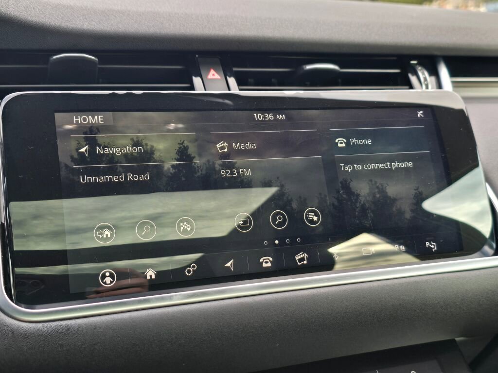 Used 2020 Land Rover Range Rover Evoque SE image 28