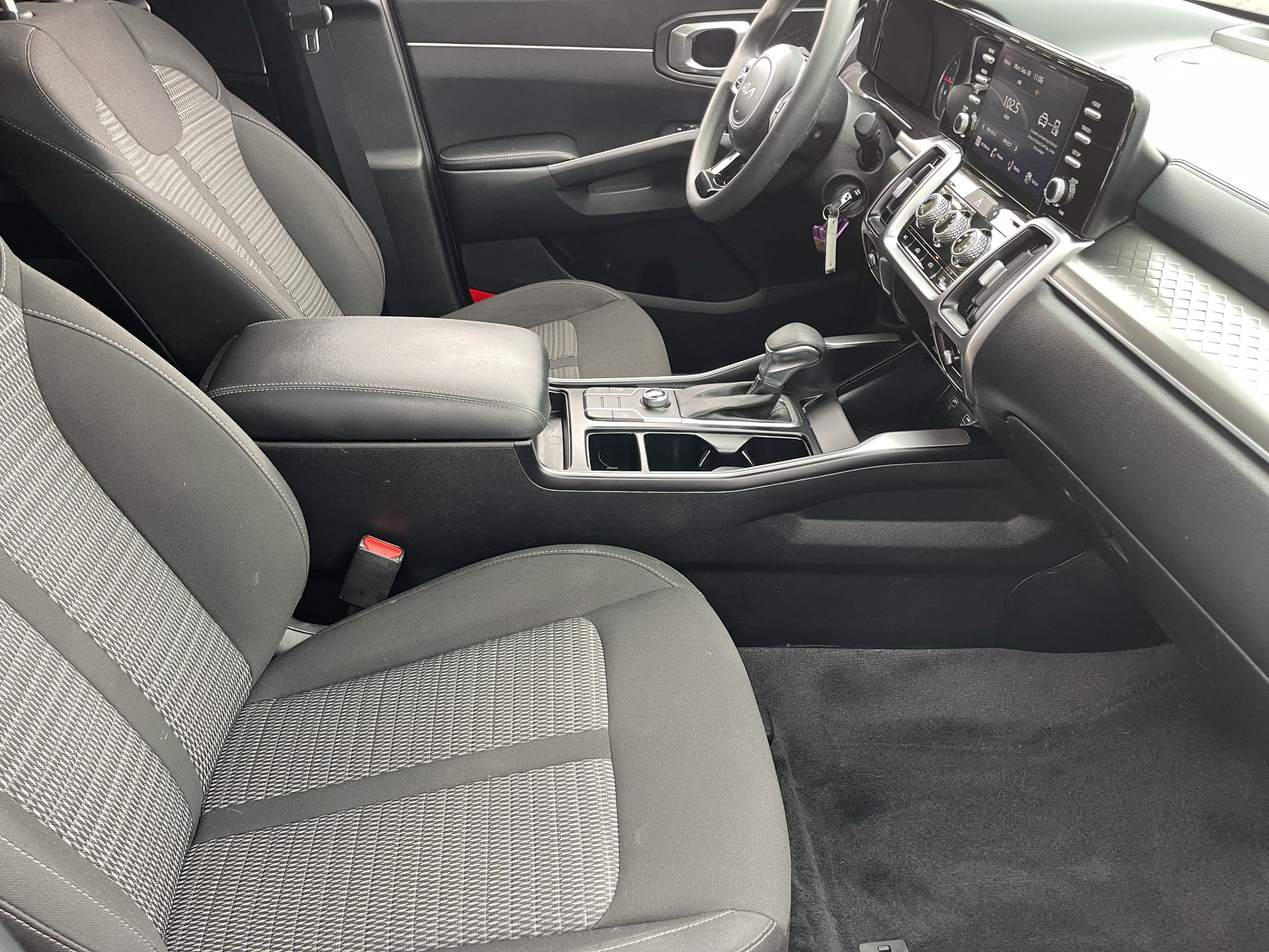 Certified 2022 Kia Sorento LX FWD image 10