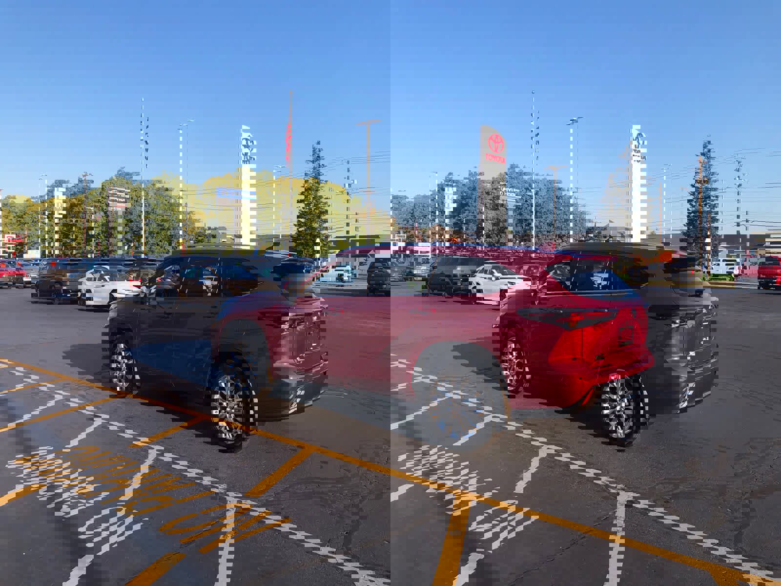 New 2025 Toyota Highlander Limited image 3