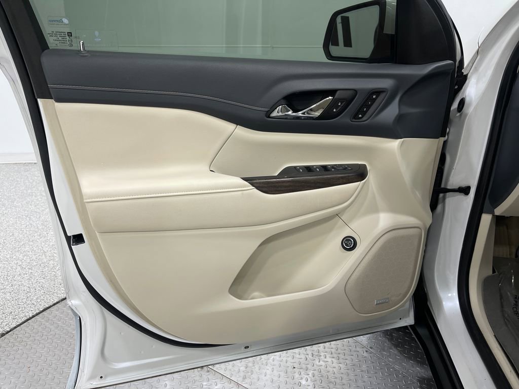 Used 2021 GMC Acadia Denali w/ Denali Technology Package image 15