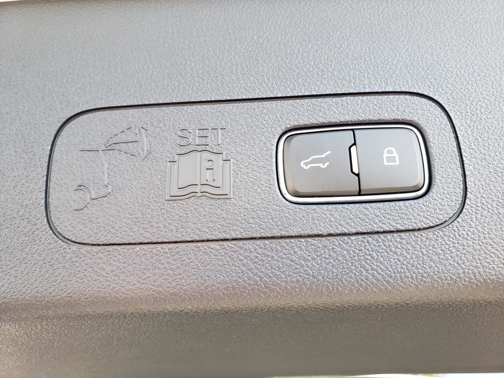 Used 2025 Lincoln Aviator Reserve w/ Equipment Group 201A image 8