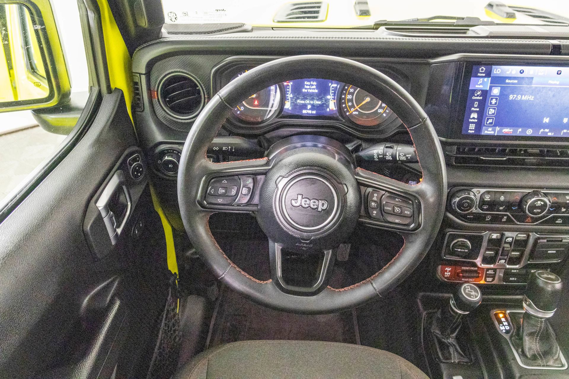 Used 2024 Jeep Wrangler Unlimited Rubicon w/ Convenience Group image 30