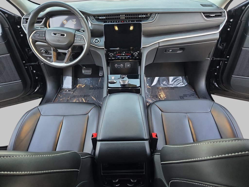 Used 2023 Jeep Grand Cherokee Limited image 9