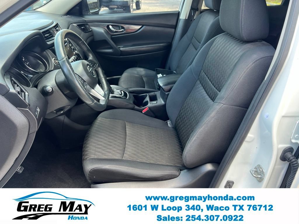 Used 2017 Nissan Rogue SV w/ SV Family Package FWD image 22