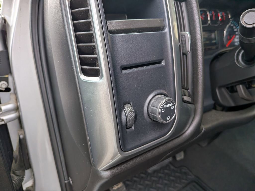 Used 2019 Chevrolet Silverado 1500 LT RWD image 13