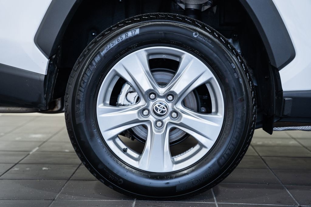 Used 2025 Toyota RAV4 XLE image 13