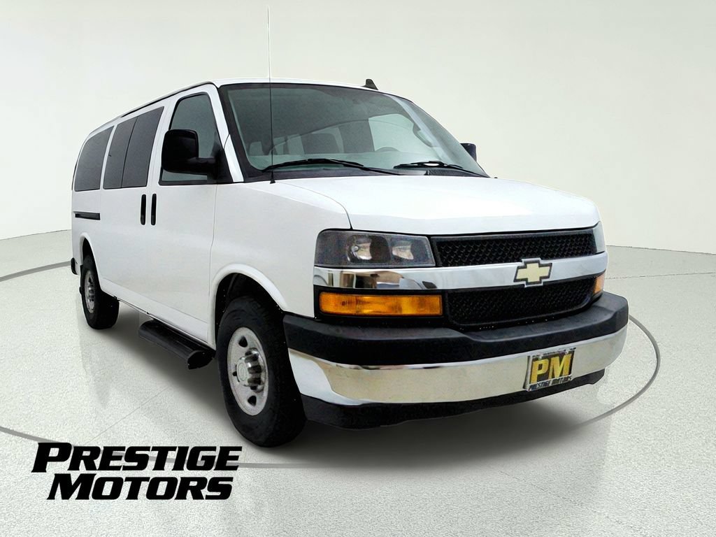 Used 2018 Chevrolet Express 3500 LT w/ LT Preferred Equipment Group RWD image 1
