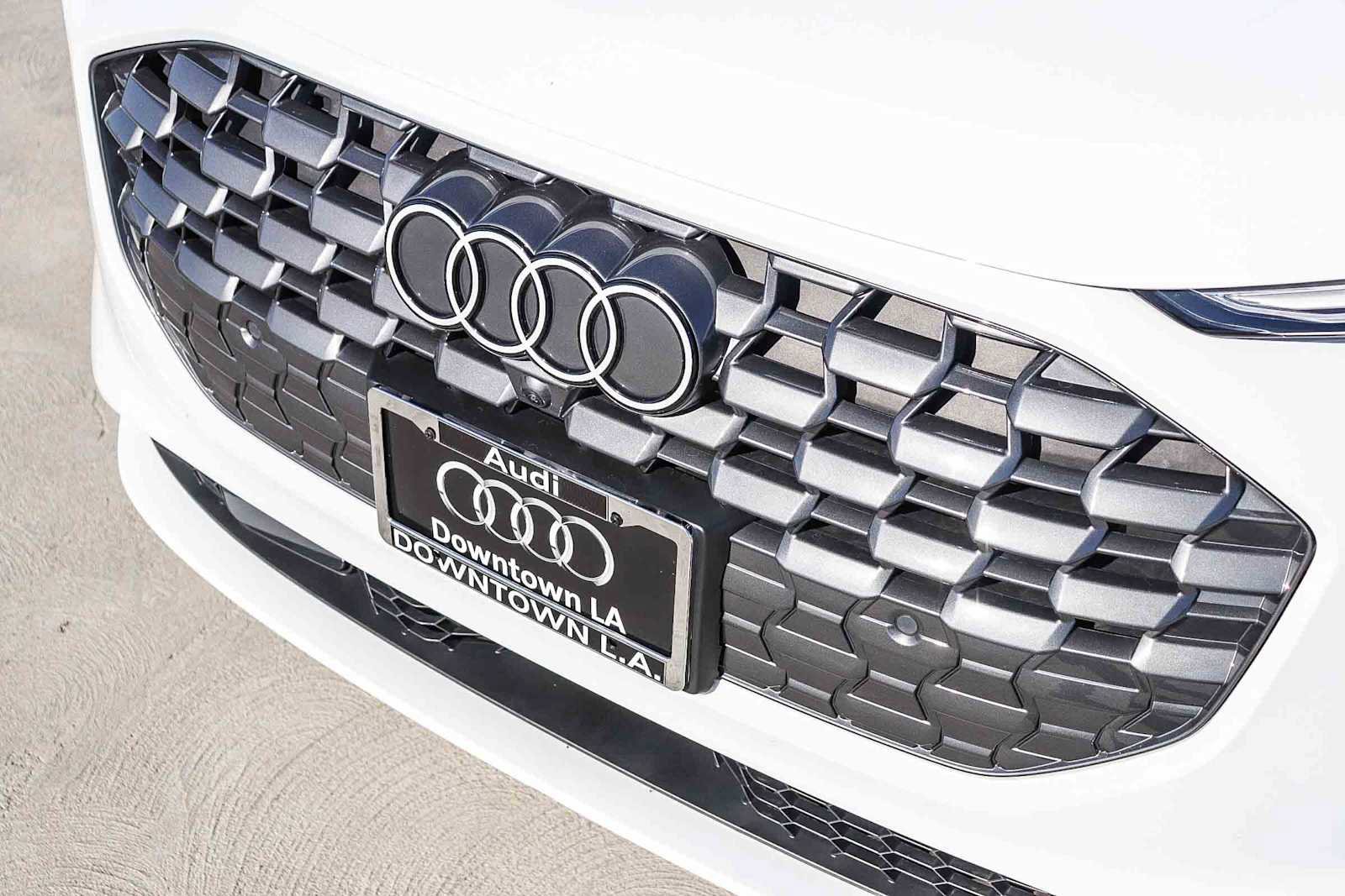 Used 2025 Audi Q5 Premium Plus w/ Premium Plus image 8
