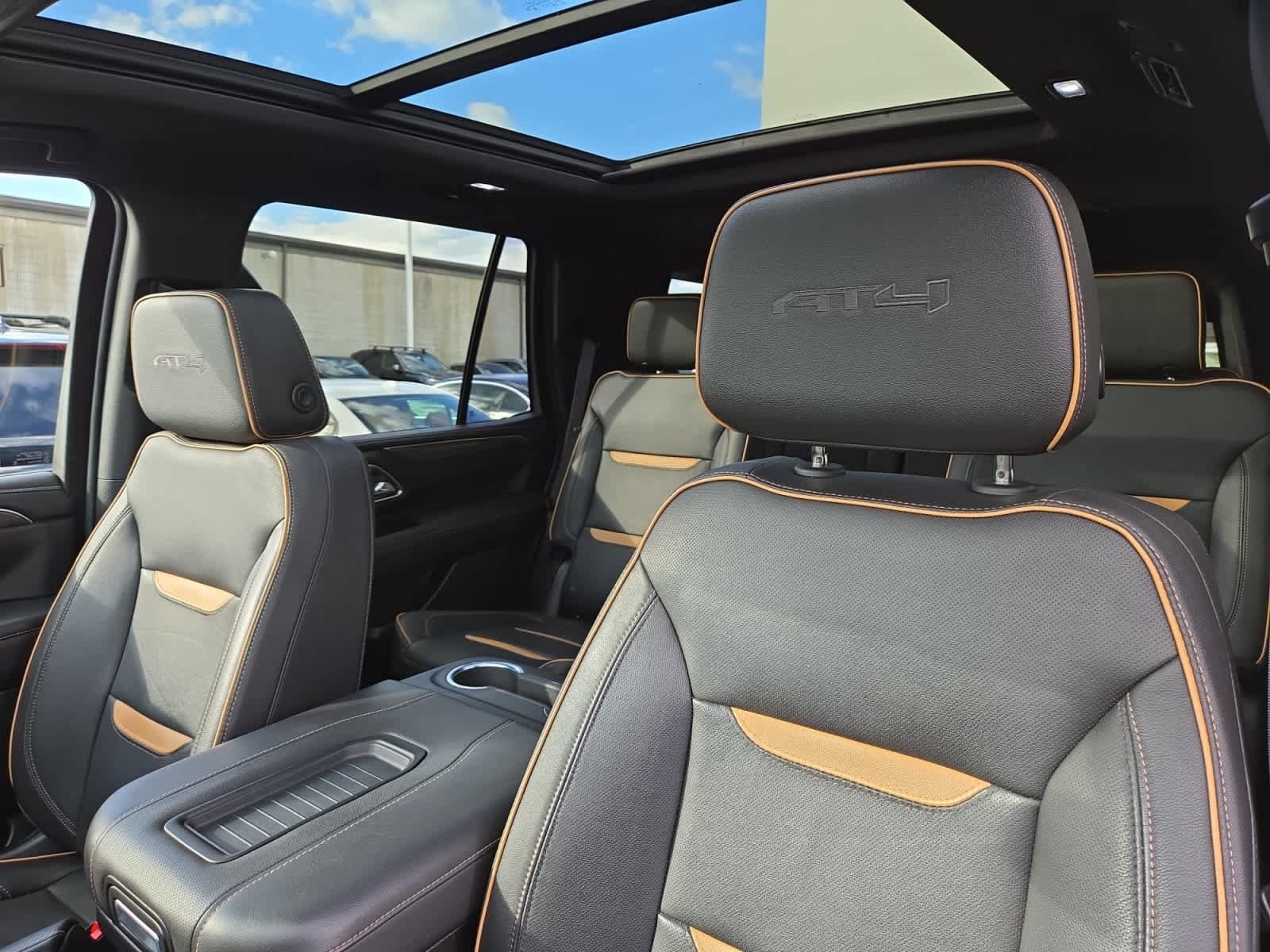 Used 2023 GMC Yukon AT4 w/ AT4 Premium Package AWD/4WD image 46