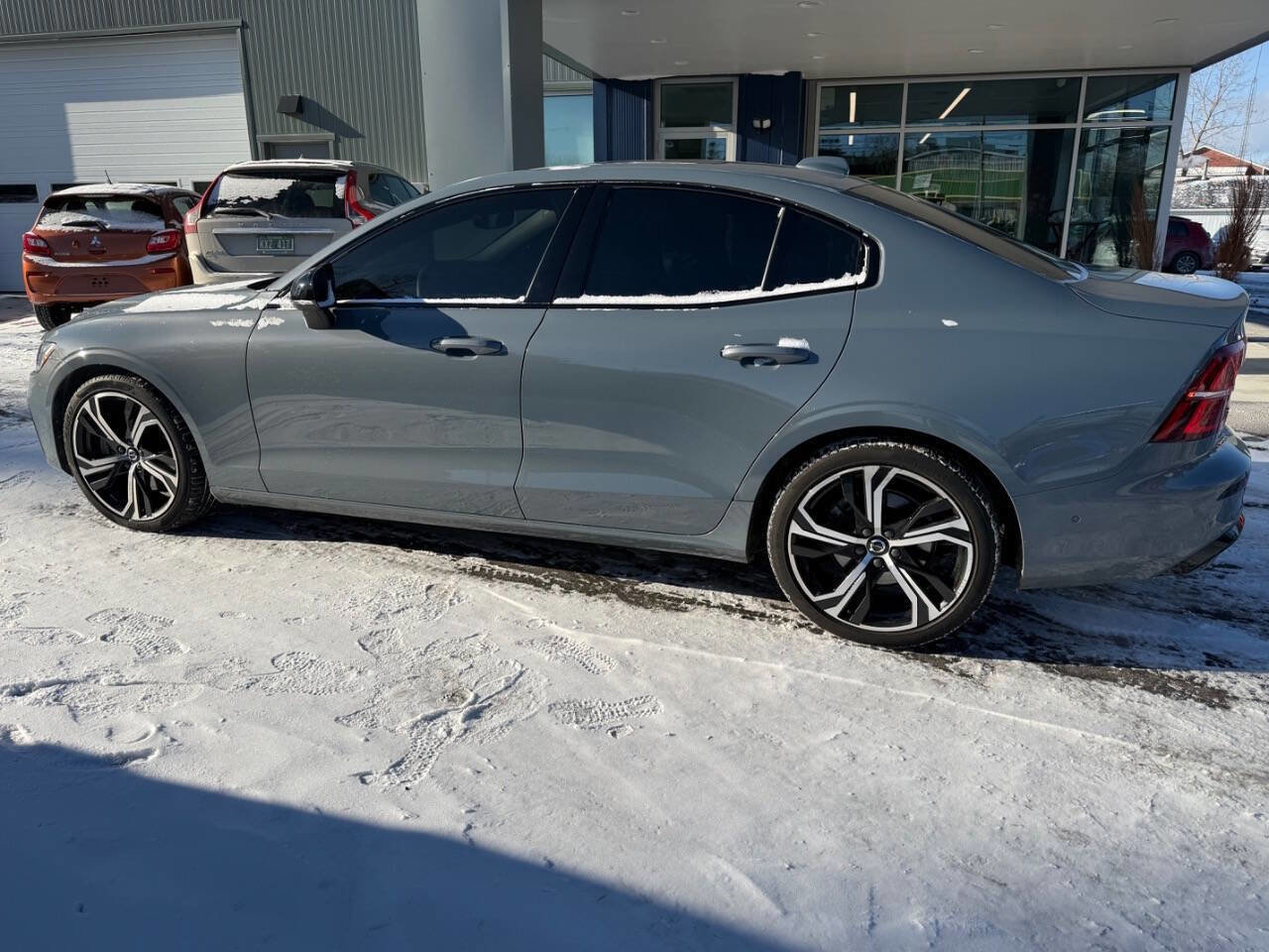Used 2024 Volvo S60 B5 Plus AWD/4WD image 9