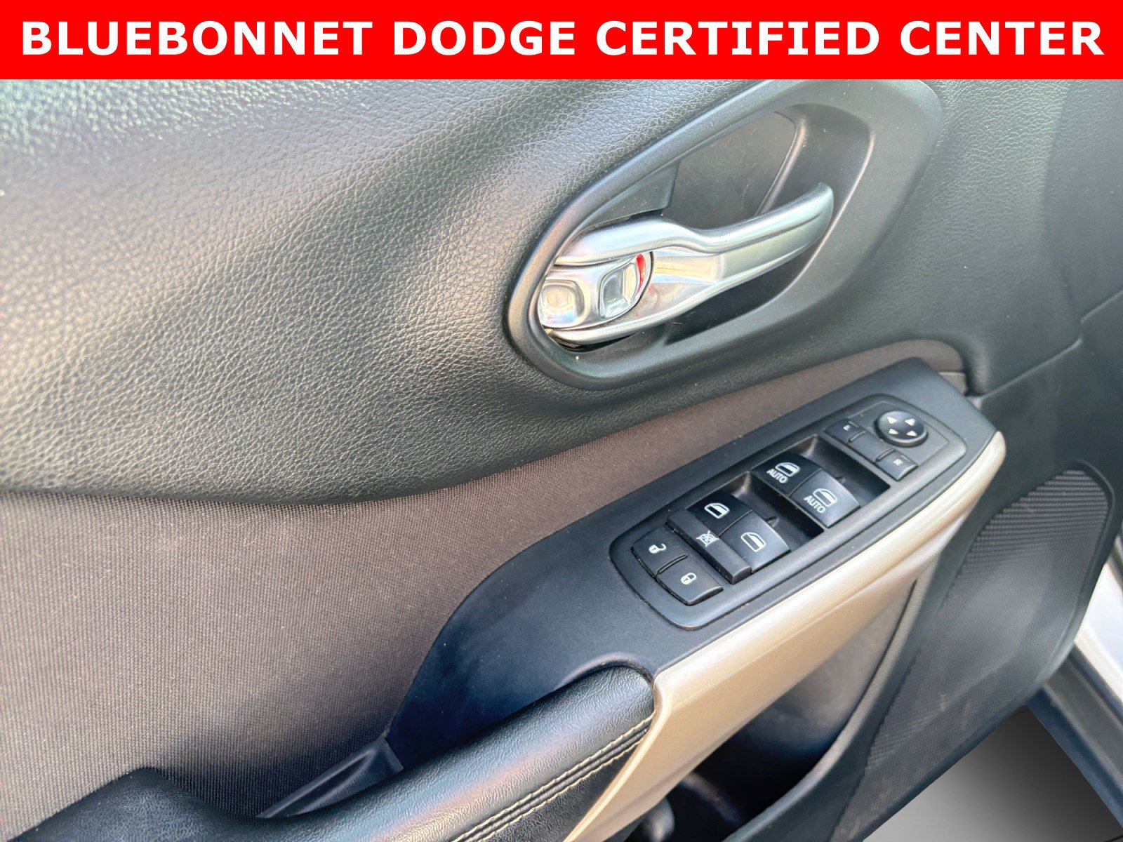 Used 2017 Jeep Cherokee Latitude w/ Comfort/Convenience Group FWD image 10
