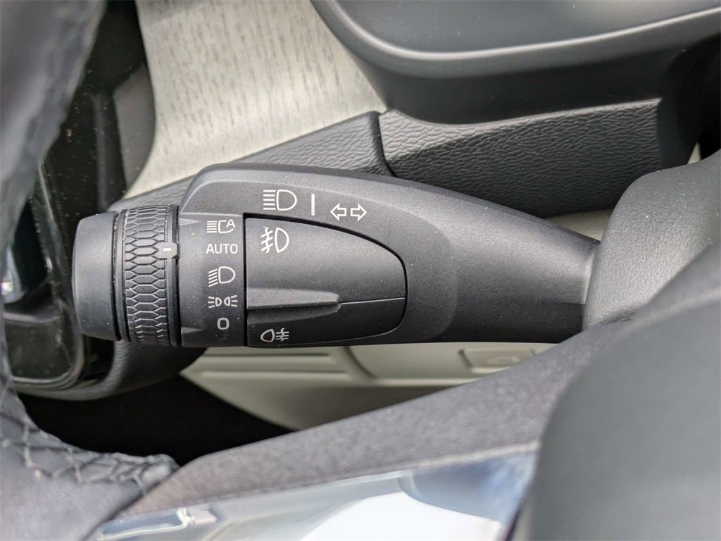 Used 2023 Volvo XC40 B5 Ultimate image 35