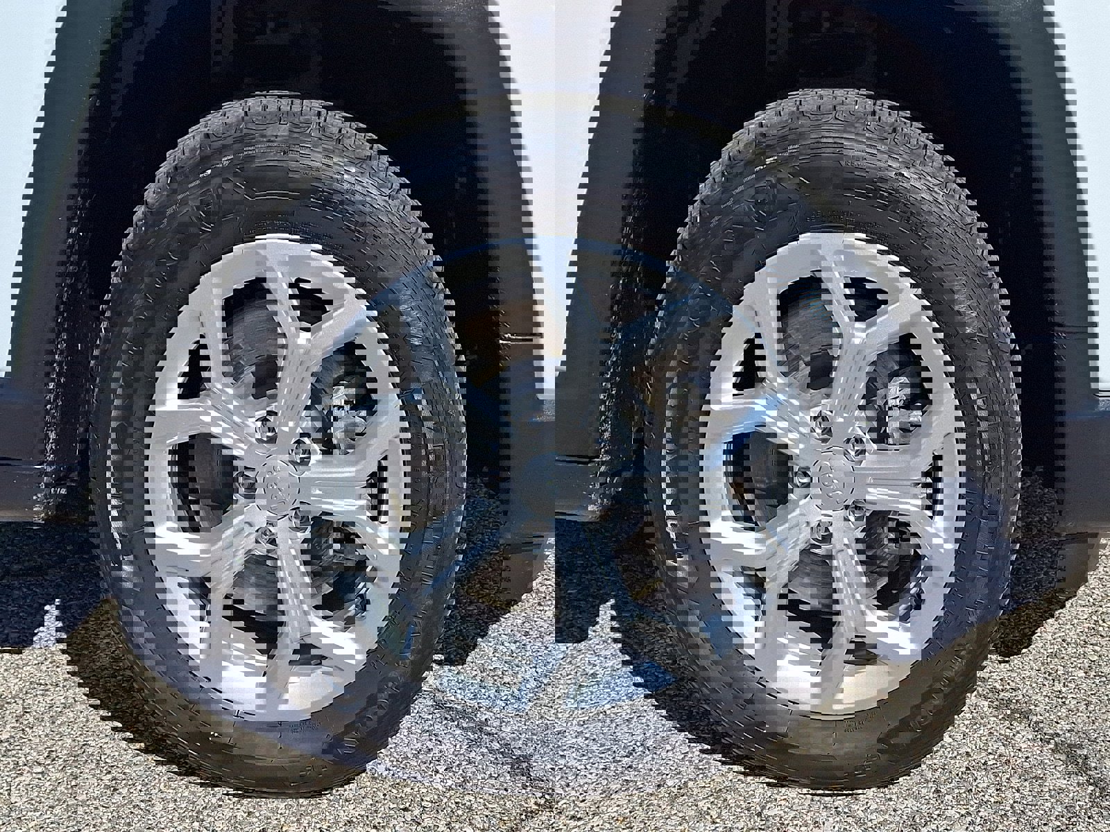 Used 2024 Jeep Compass Sport image 8