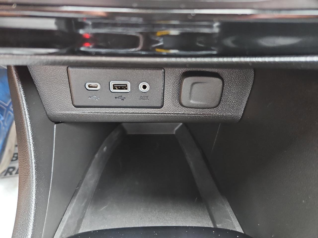 Used 2021 Buick Encore GX Select AWD/4WD image 33