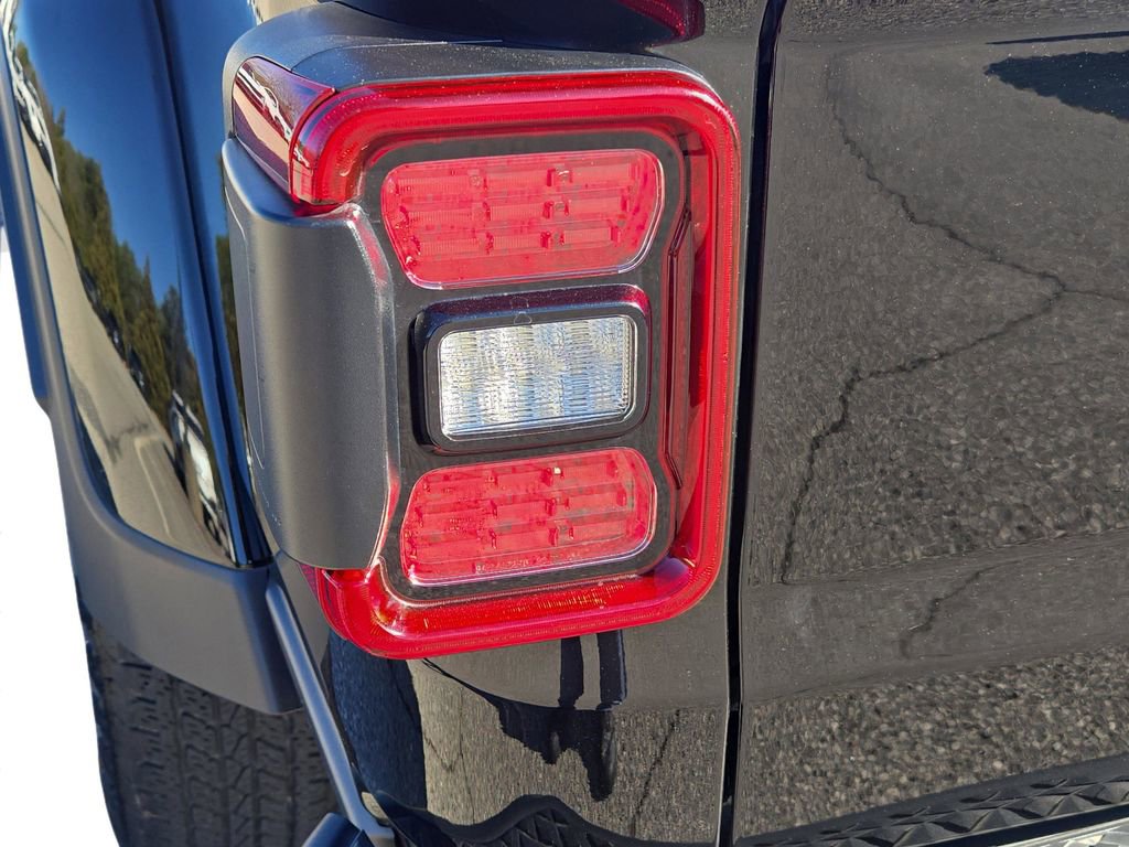 Used 2022 Jeep Gladiator Sport image 11