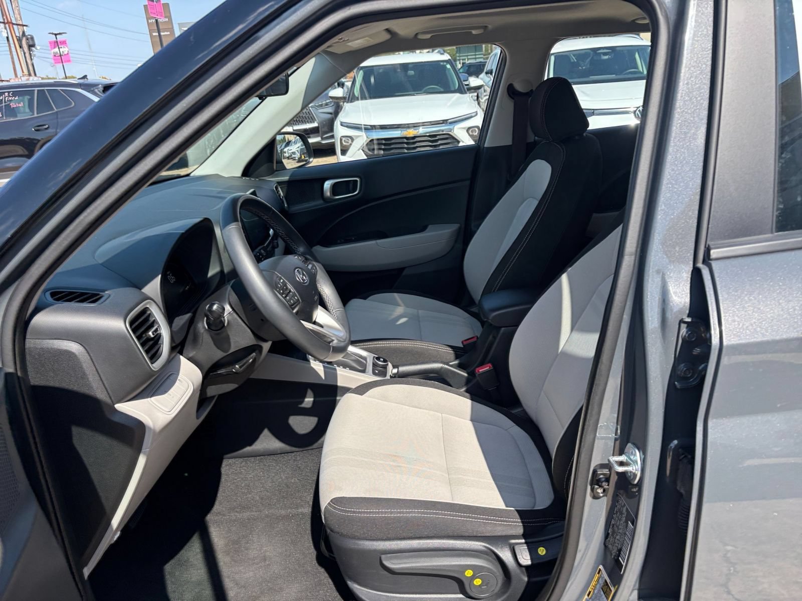 Used 2026 Hyundai Venue SEL FWD image 21