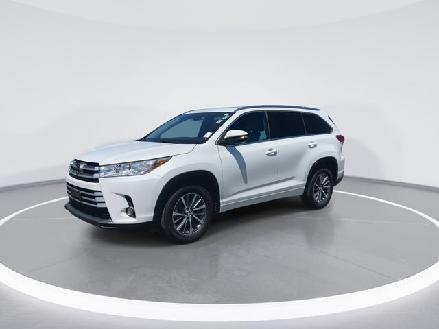 Used 2018 Toyota Highlander XLE w/ Carpet Mat Package (TMS) FWD image 4