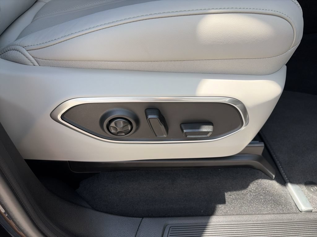New 2026 Jeep Grand Wagoneer L Limited AWD/4WD image 37