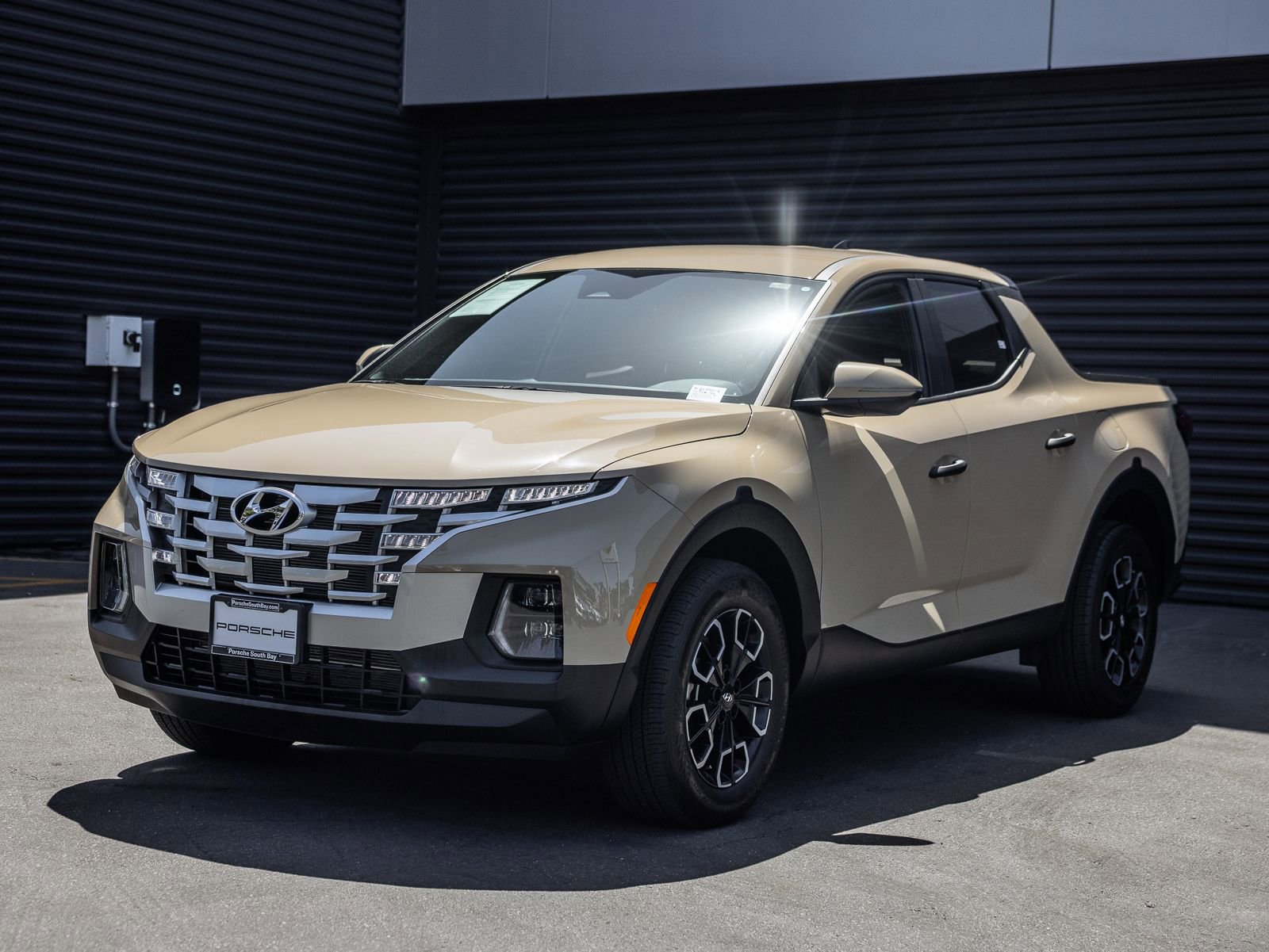 Used 2024 Hyundai Santa Cruz SEL FWD image 1