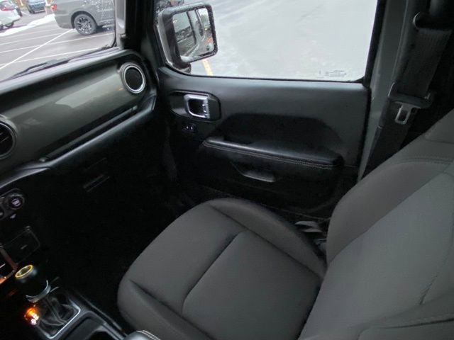 Used 2023 Jeep Wrangler Unlimited Sahara w/ Cold Weather Group AWD/4WD image 26
